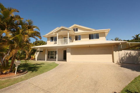 11 Dalmor Court Coolum Beach Pet Friendly Linen Supplied 500 BOND - Darwin Tourism 1