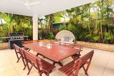 11 Dalmor Court Coolum Beach Pet Friendly Linen Supplied 500 BOND - Darwin Tourism 3