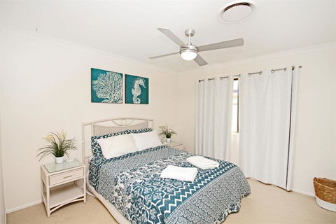 22 Sorrento Avenue Coolum Beach Linen Supplied PET FRIENDLY 500 BOND - Darwin Tourism 3