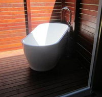 Yurt by Sea - Darwin Tourism