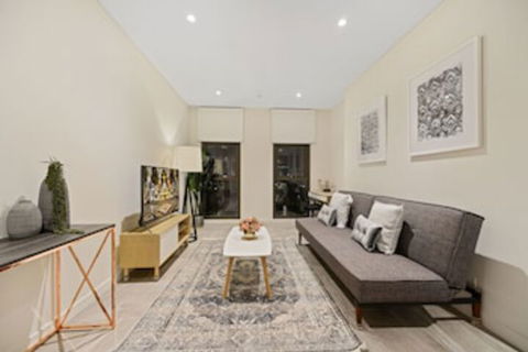 New 2 Bedroom Apt Minutes Walking To Darling Harbour - Darwin Tourism 0