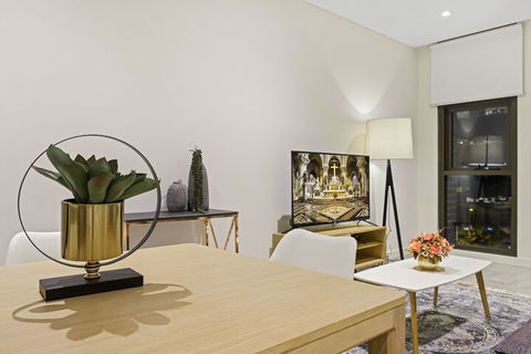 New 2 Bedroom Apt Minutes Walking To Darling Harbour - Darwin Tourism 2