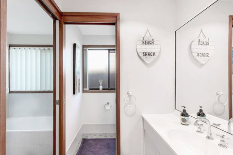 Campbell Avenue 28 - Darwin Tourism 2