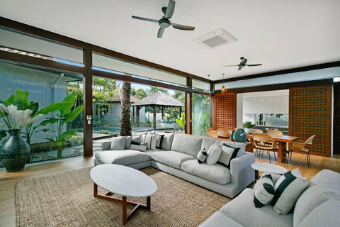 ESPRIT 2 PALM COVE BRAND NEW - Darwin Tourism 4