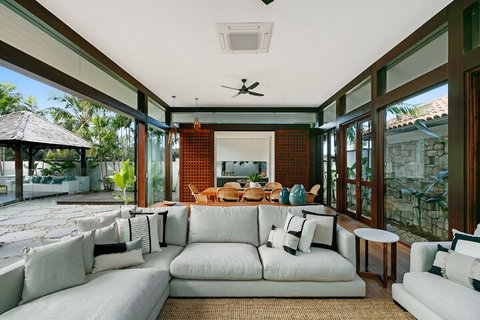 ESPRIT 2 PALM COVE BRAND NEW - Darwin Tourism 3