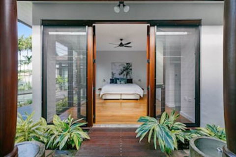 ESPRIT 2 PALM COVE BRAND NEW - Darwin Tourism 2