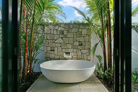 ESPRIT 2 PALM COVE BRAND NEW - Darwin Tourism 5