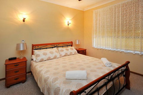 Rose Cottage Sawtell NSW - Darwin Tourism 1