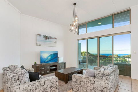 EXCLUSIVE OCEAN VIEW PENTHOUSE On MARINE PARADE - Darwin Tourism 0