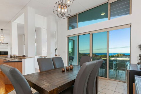 EXCLUSIVE OCEAN VIEW PENTHOUSE On MARINE PARADE - Darwin Tourism 4