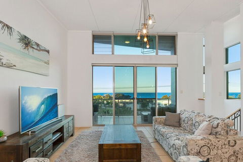 EXCLUSIVE OCEAN VIEW PENTHOUSE On MARINE PARADE - Darwin Tourism 6