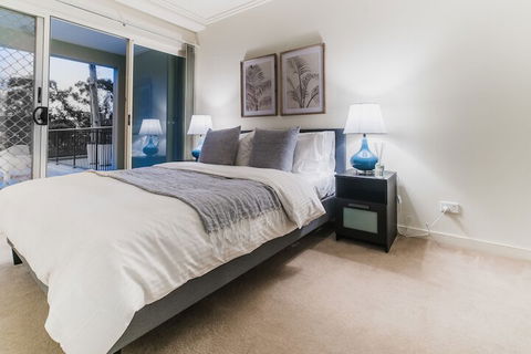 Absolute Riverfront One Bedroom Apartment - Darwin Tourism 7