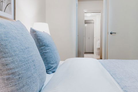 Absolute Riverfront One Bedroom Apartment - Darwin Tourism 4