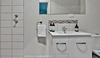 Adelaide 4 Bedroom House With Pool - Darwin Tourism 6