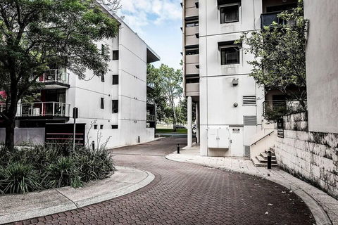 Two Bedroom Apt Next To Perth CBD With Parking. - Darwin Tourism 0