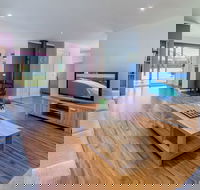 Loch Retreat 550m TO Town - Darwin Tourism