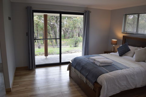 Eagle Bay House - Darwin Tourism 2