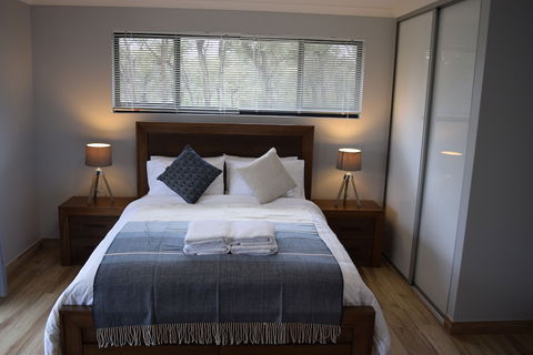 Eagle Bay House - Darwin Tourism 4