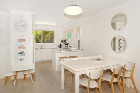 Unit 1 / 14 Tamarindus Street Marcoola Beach Pet Friendly 300 BOND Linen Supplied - Darwin Tourism 4