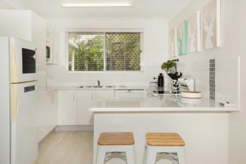 Unit 1 / 14 Tamarindus Street Marcoola Beach Pet Friendly 300 BOND Linen Supplied - Darwin Tourism 7