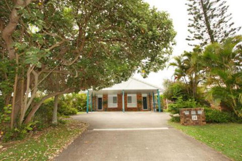 Unit 1 / 14 Tamarindus Street Marcoola Beach Pet Friendly 300 BOND Linen Supplied - Darwin Tourism 0