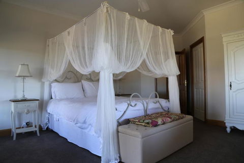 BellbirdHill Bed & Breakfast - Darwin Tourism 2