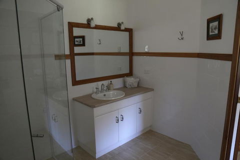 BellbirdHill Bed & Breakfast - Darwin Tourism 5