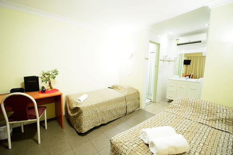 Liberty Plains Motor Inn - Darwin Tourism 6