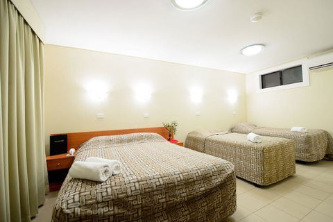 Liberty Plains Motor Inn - Darwin Tourism 3