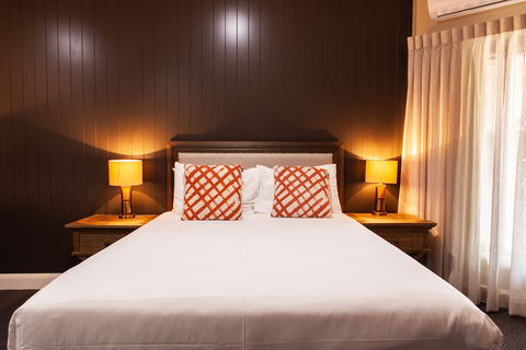 Nightcap At Archer Hotel - Darwin Tourism 5