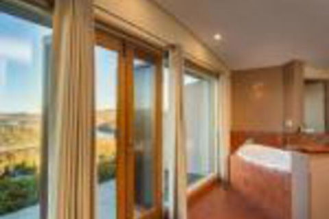 Eagle View Escape - Darwin Tourism 0