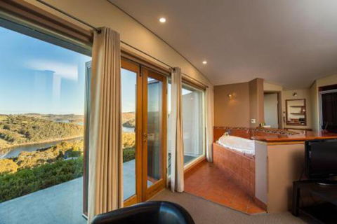 Eagle View Escape - Darwin Tourism 2