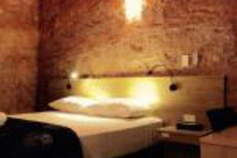 The Lookout Cave Underground Motel - Darwin Tourism 0