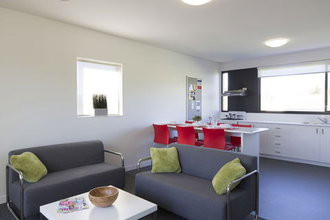 Western Sydney University Village - Campbelltown Campus - Darwin Tourism 3