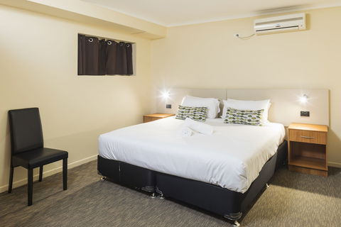 Nightcap At Balaclava Hotel - Darwin Tourism 6