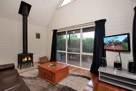 Two Truffles Cottages - Darwin Tourism 5