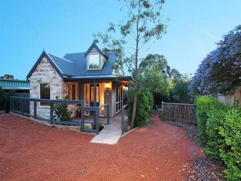 Two Truffles Cottages - Darwin Tourism 6