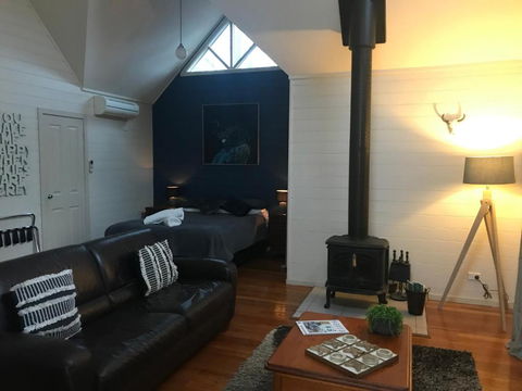 Two Truffles Cottages - Darwin Tourism 3