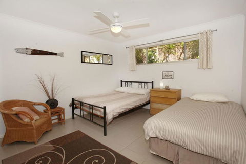 35 Santa Monica Avenue Coolum Beach Pet Friendly Linen Included - Darwin Tourism 2