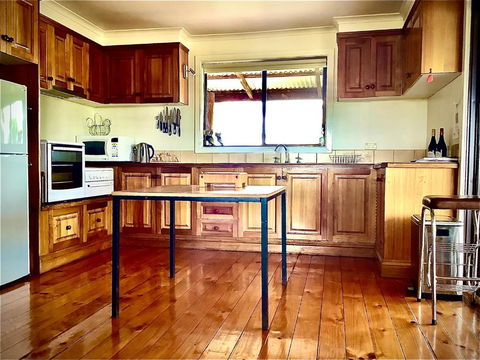 Gilgraves Vineyard Farmstay - Darwin Tourism 4