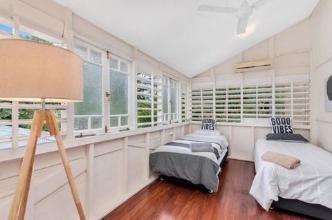 Edge Hill Holiday Home / Cairns - Darwin Tourism 2