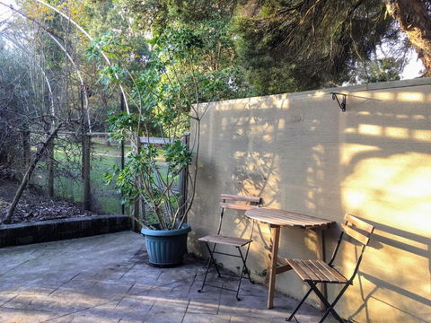 Romantic Getaway With Spa & Wifi Pet Friendly - Darwin Tourism 2