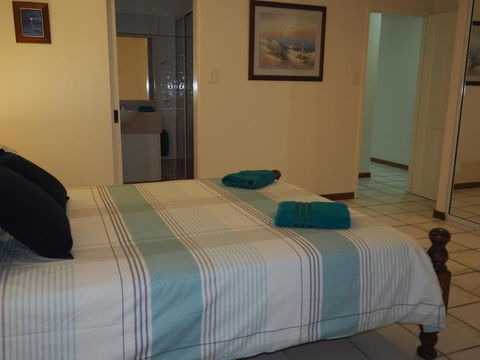 La Riviera - Darwin Tourism 1