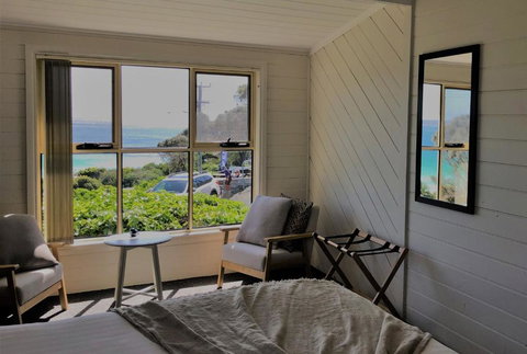 BURGESS COTTAGE King Bed For Couples - Darwin Tourism 2