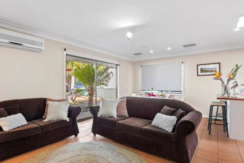 Blue Haze Air Conditioned Comfort - Darwin Tourism 4