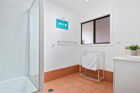 Blue Haze Air Conditioned Comfort - Darwin Tourism 3