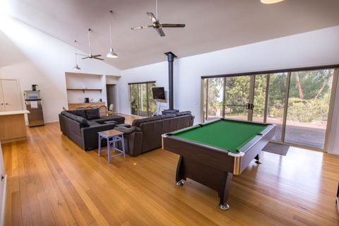 Acacia Lakehouse The Lake At Your Doorstep - Darwin Tourism 6