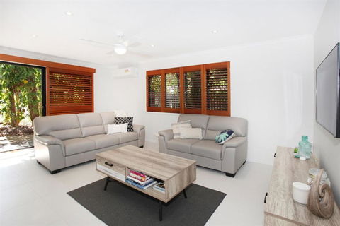 FABULOUS HOLIDAY HIDEAWAY COOLUM BEACH - Darwin Tourism 2