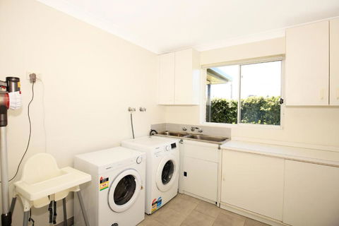 Neptune Absolute Beachfront - Darwin Tourism 1