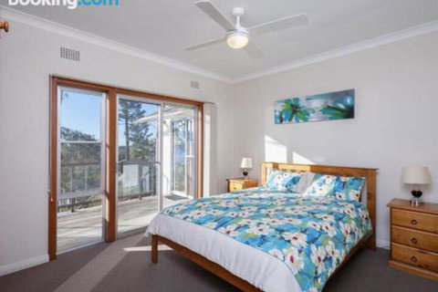 Catch Of The Day 72 Government Road Great House With Water Views - Darwin Tourism 4